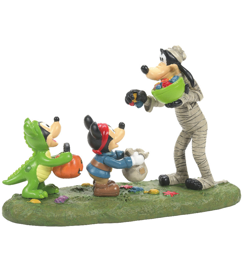 DT6009781 - Halloween Treats from Goofy