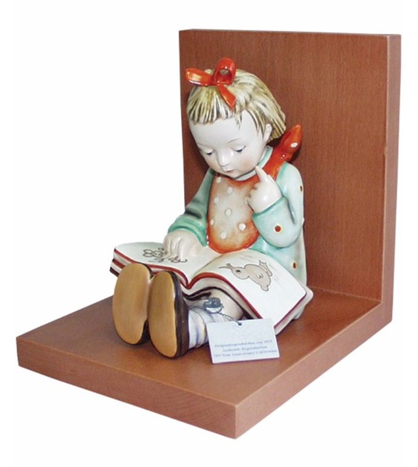 14/B - Bookworm Bookend Girl